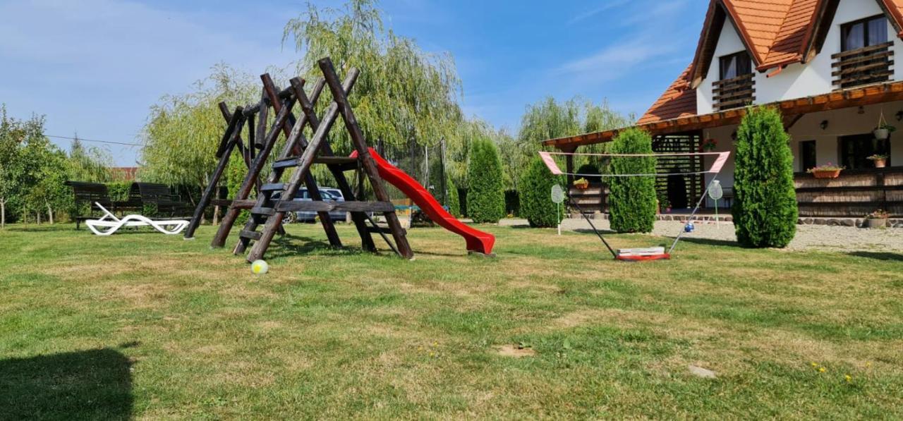Pensiunea Maya Sîmbăta de Sus Exterior foto